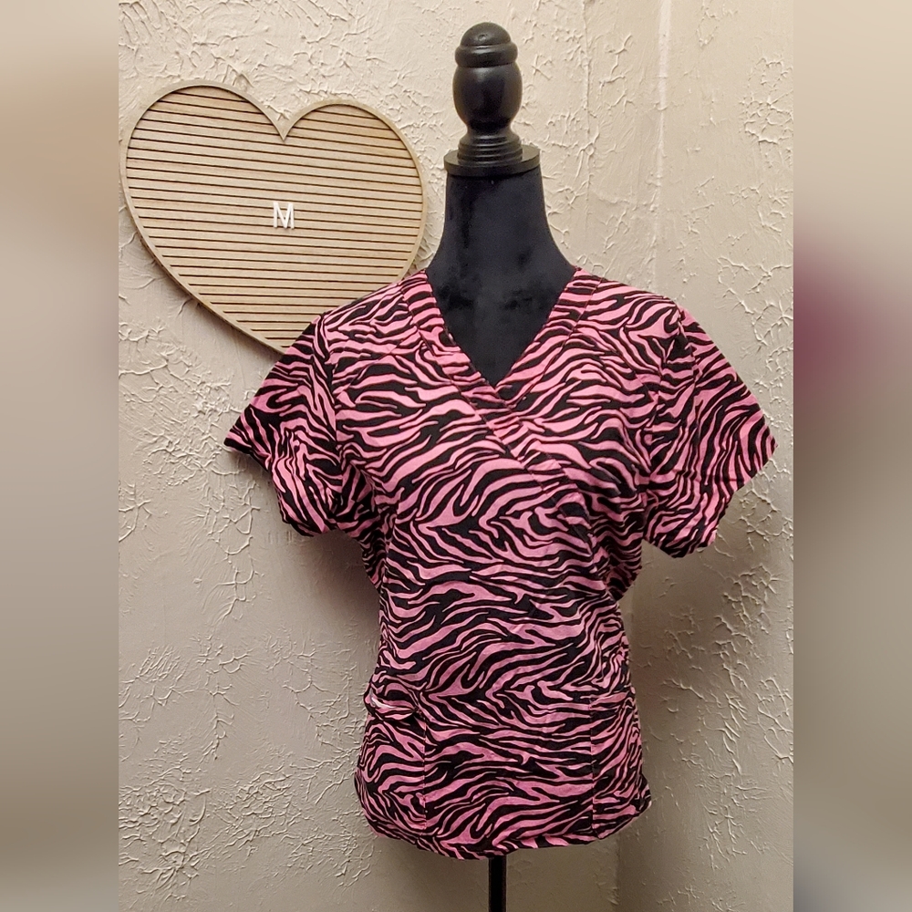 Medium scrub top